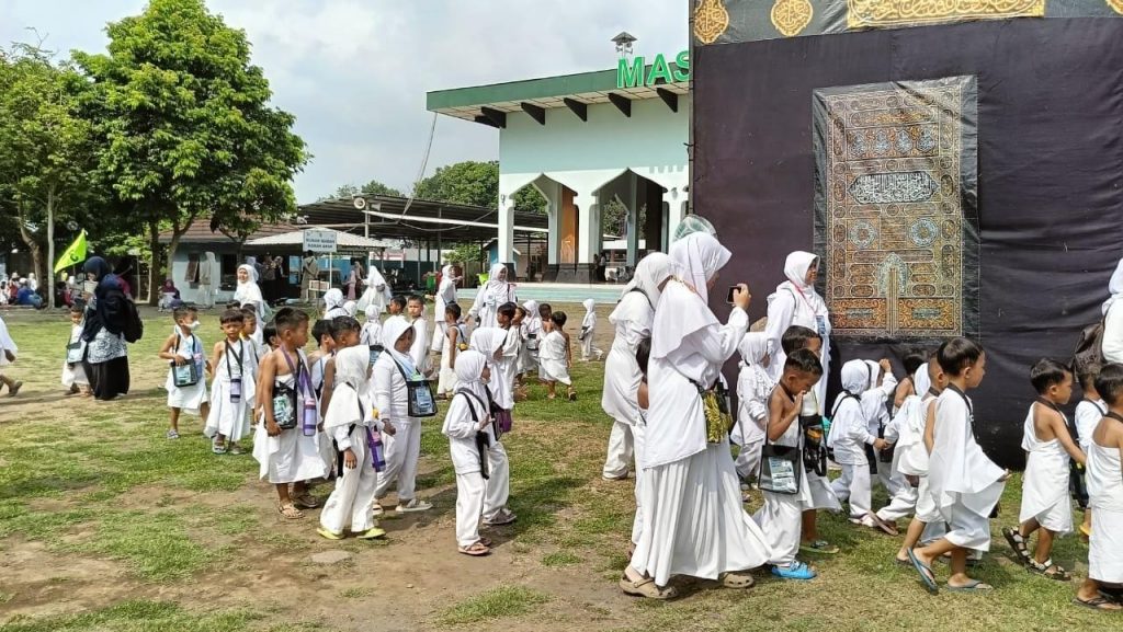 Kegiatan Manasik “sederhana tapi bermakna”